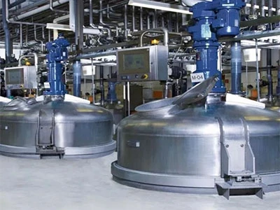 Toepassing van hydrostraalmachine bij het reinigen van de binnenkant van een ...